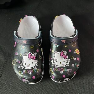 Hello kitty sandals in brand new condition. Ordered it online but too big for me